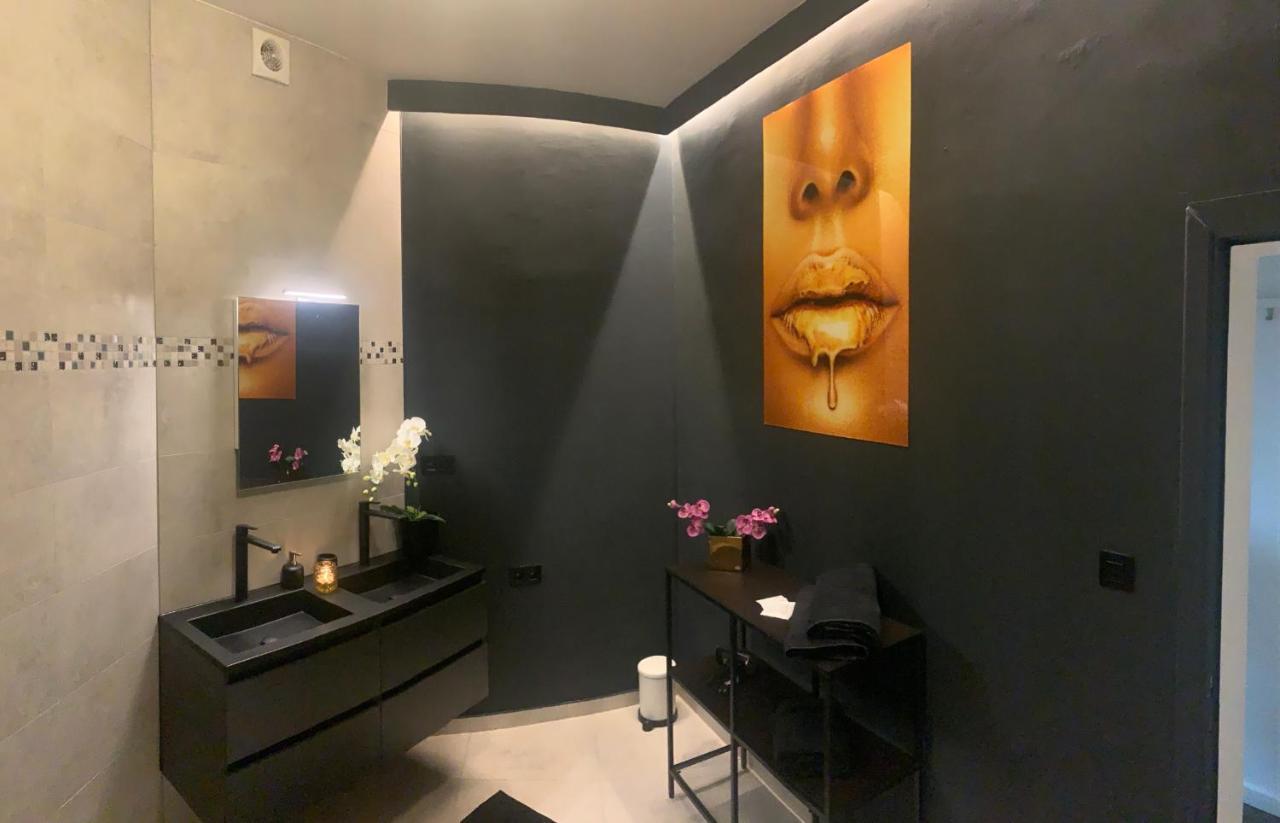 Sleep Inn - Black And Gold Loft Antwerp Cityview Luaran gambar